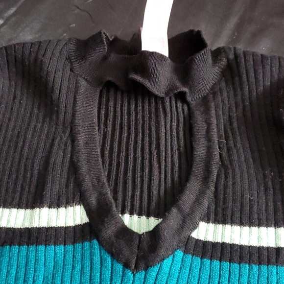 Sweater - Picture 2 of 3